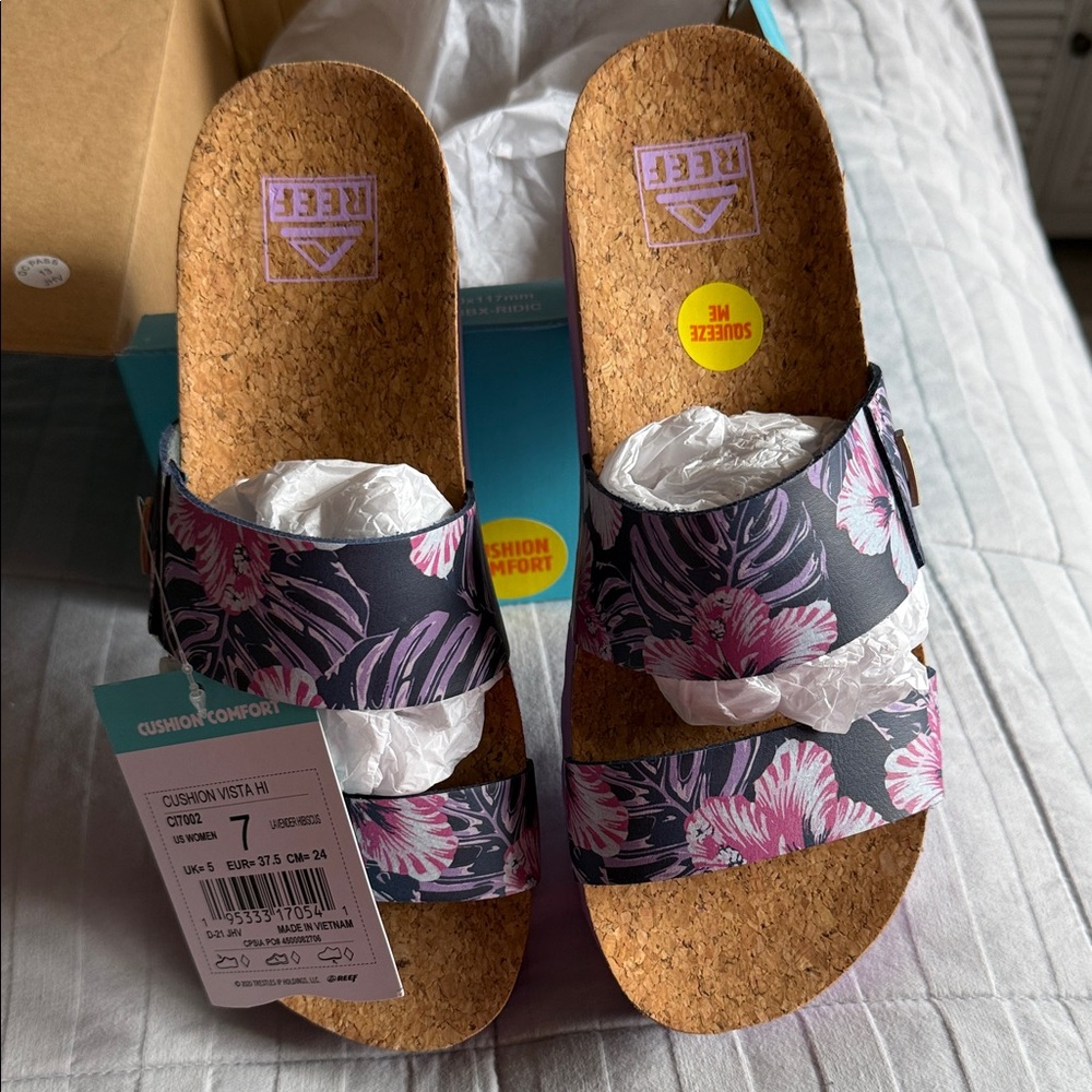 New in the box size 7 cushion, comfort strap, sandal slide